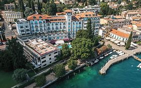 Hotel Savoy Palace